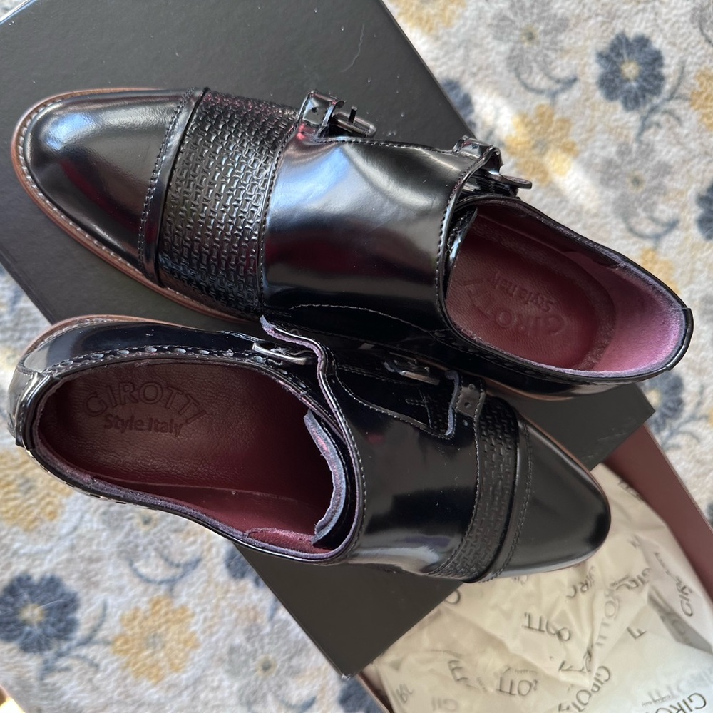 Women’s handmade luxury dress shoes.